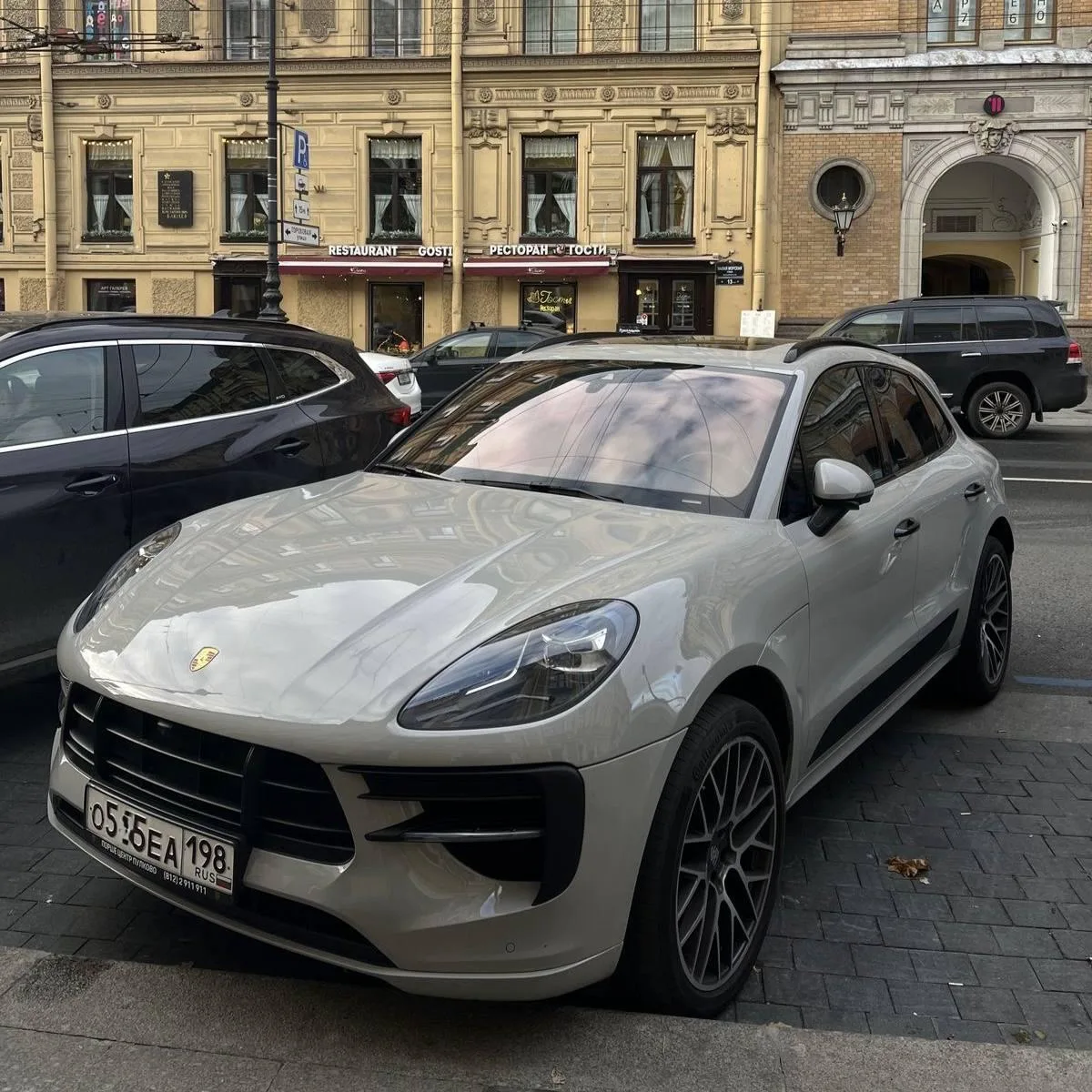 Москвичка лишилась Porsche Cayenne стоимостью почти 10 млн рублей из-за розыска Интерпола