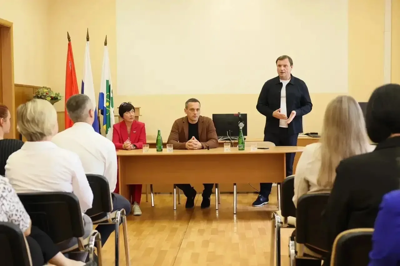 Познакомились сегодня с коллективом Управления народного образования Дубны. Это та самая команда, ко