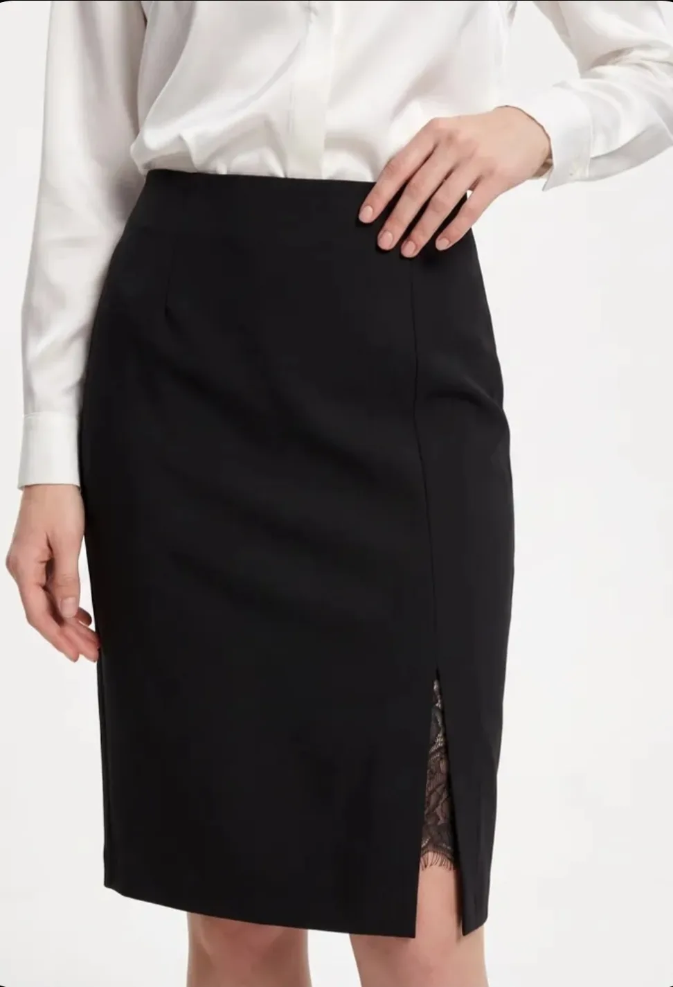 Юбка Mila Bezgerts — универсальная модель для повседневной носки и офиса. Аккуратный кр...