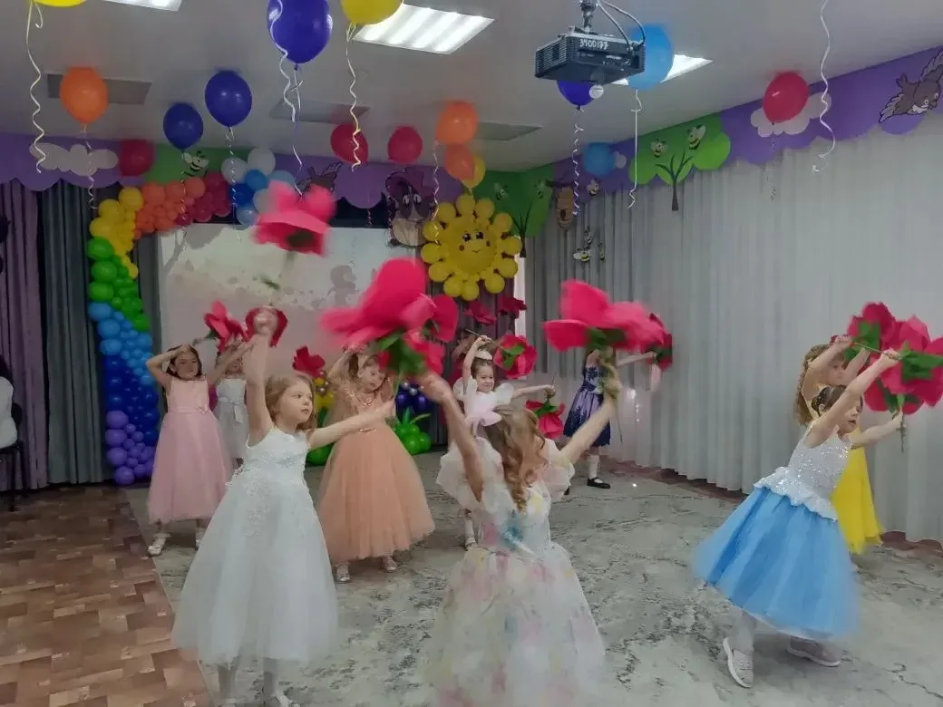 🎉✨ Сегодня в дошкольном корпусе № 3 состоялся долгожданный выпускной праздник! ✨🎉  Наши маленькие зв
