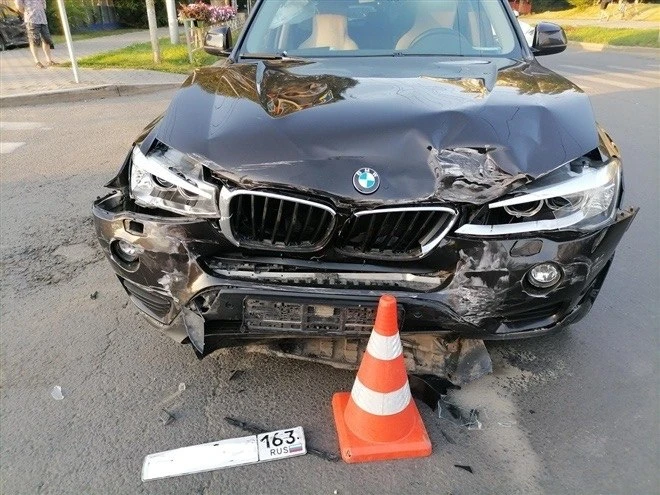 Екатеринбуржец подал в суд на «Автодор» из-за повреждения своего BMW.