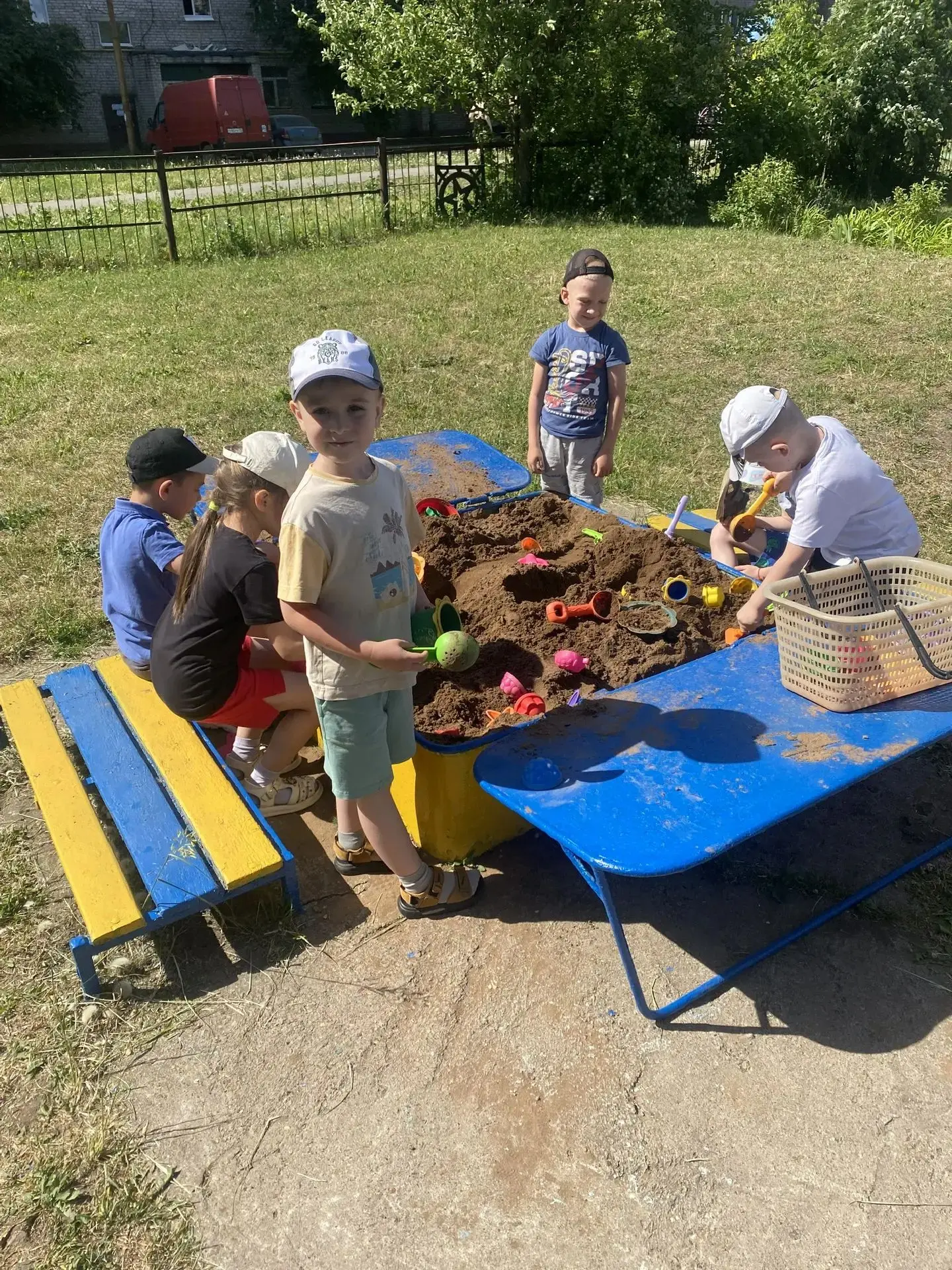 ☀️СОЛНЦЕ, ВОЗДУХ И ВОДА......
🌈Старшая группа "Радуга"
👋Воспитатели: Лариса Леонидовна, Альфия Мар