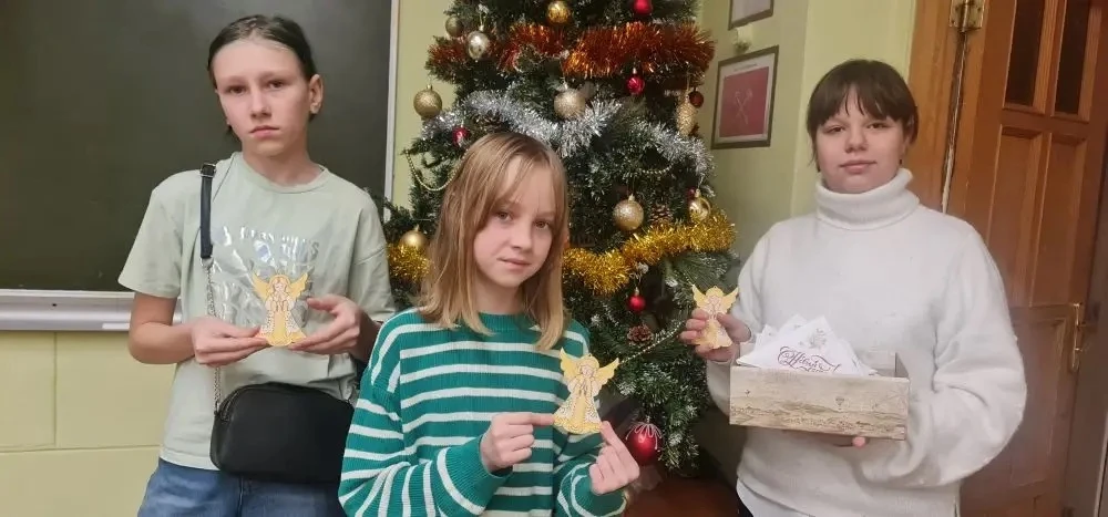 ДОБРЫЕ ДЕЛА 🕊️📣  Новый год время чудес, которые можешь совершить ты сам!  ✨Ученики ГБОУ СОШ 138 на п