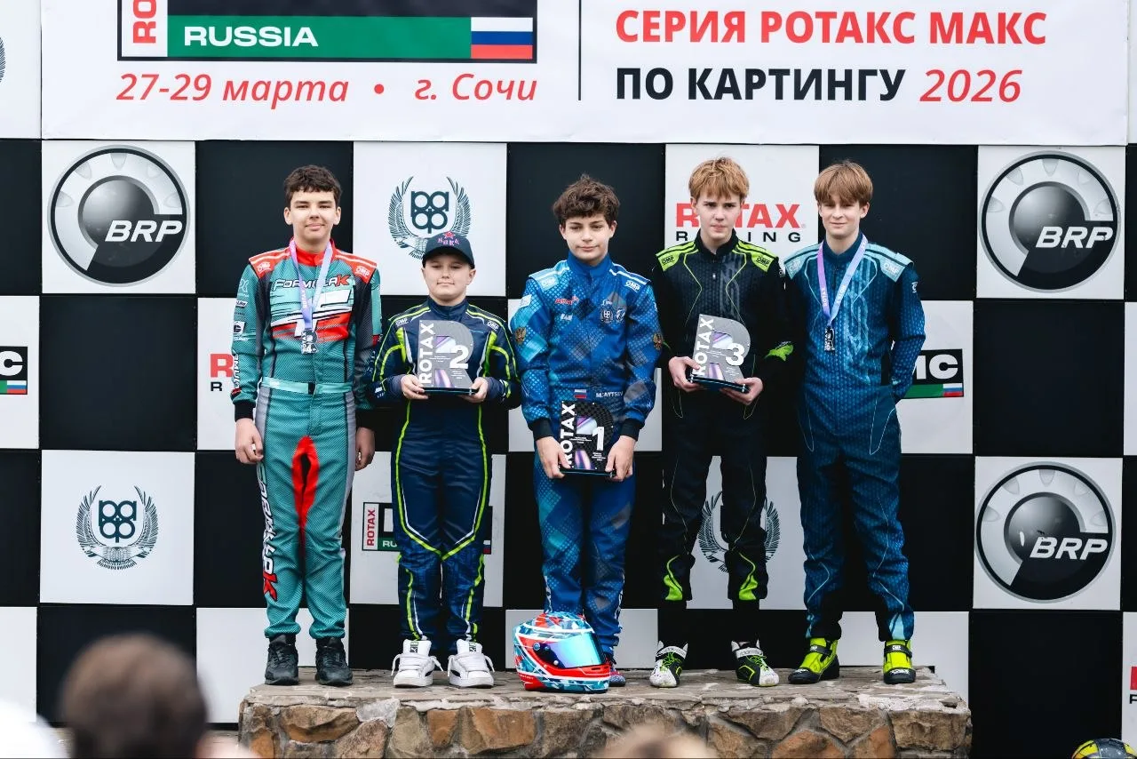 Скорость в крови! Тройной триумф нашего семиклассника! 🏎️🏆  Пока мы учимся, наш ученик 7 класса поко