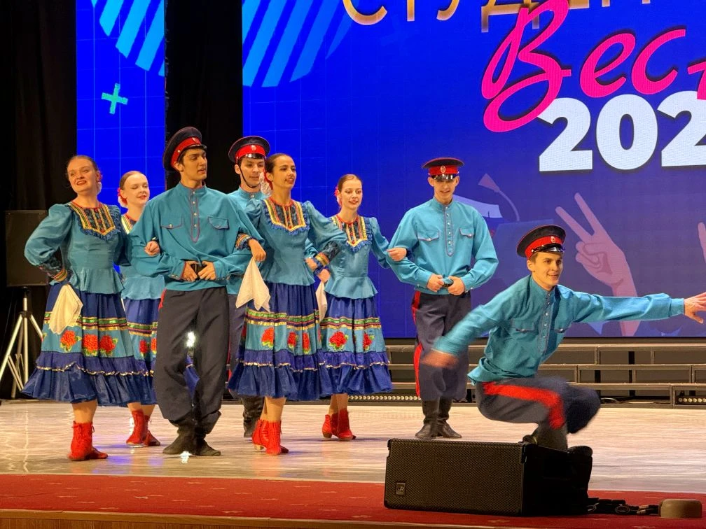 Сегодня в ДК «Октябрь» прошёл зональный этап Студенческой весны — и наши студенты оказались среди лу