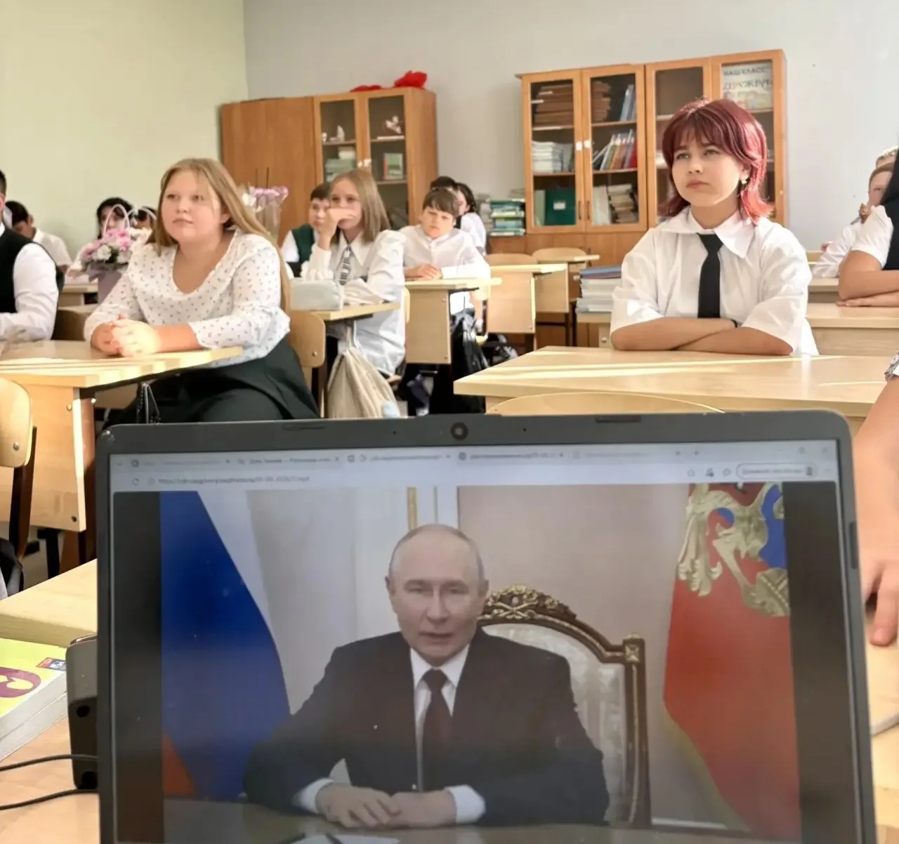 Сегодня в 6в прошло занятие «Разговоры о важном», которое позволило ребятам заду-
