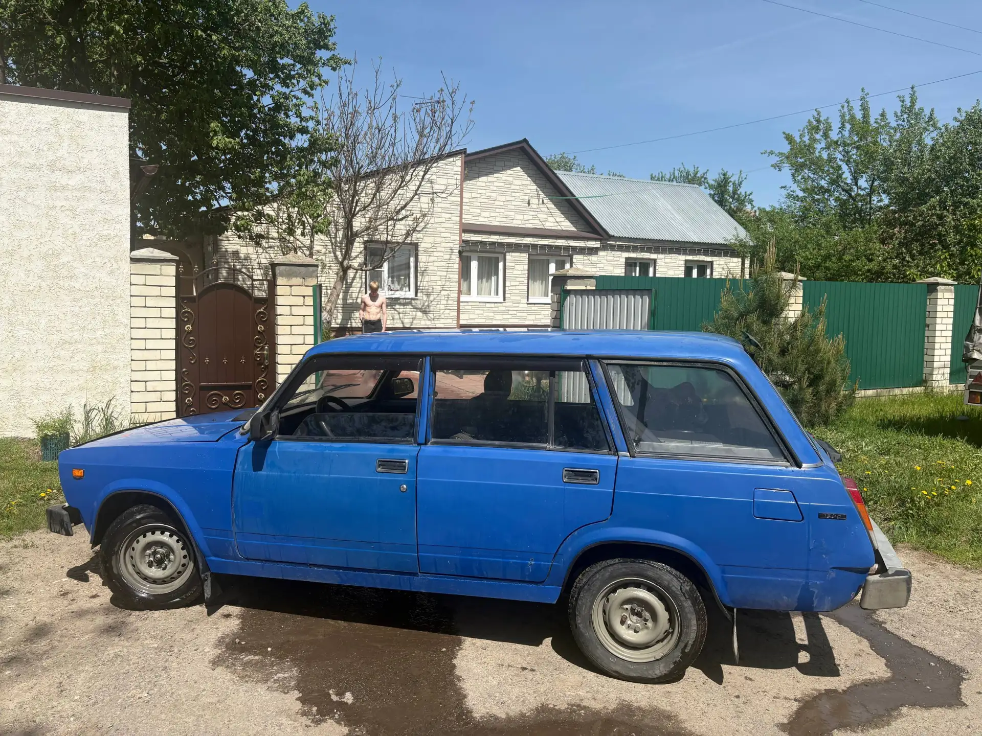 99 год, владелец дед больше 10 лет, машина не гнилая, мотор без единого подтека масла, не кипит, не 