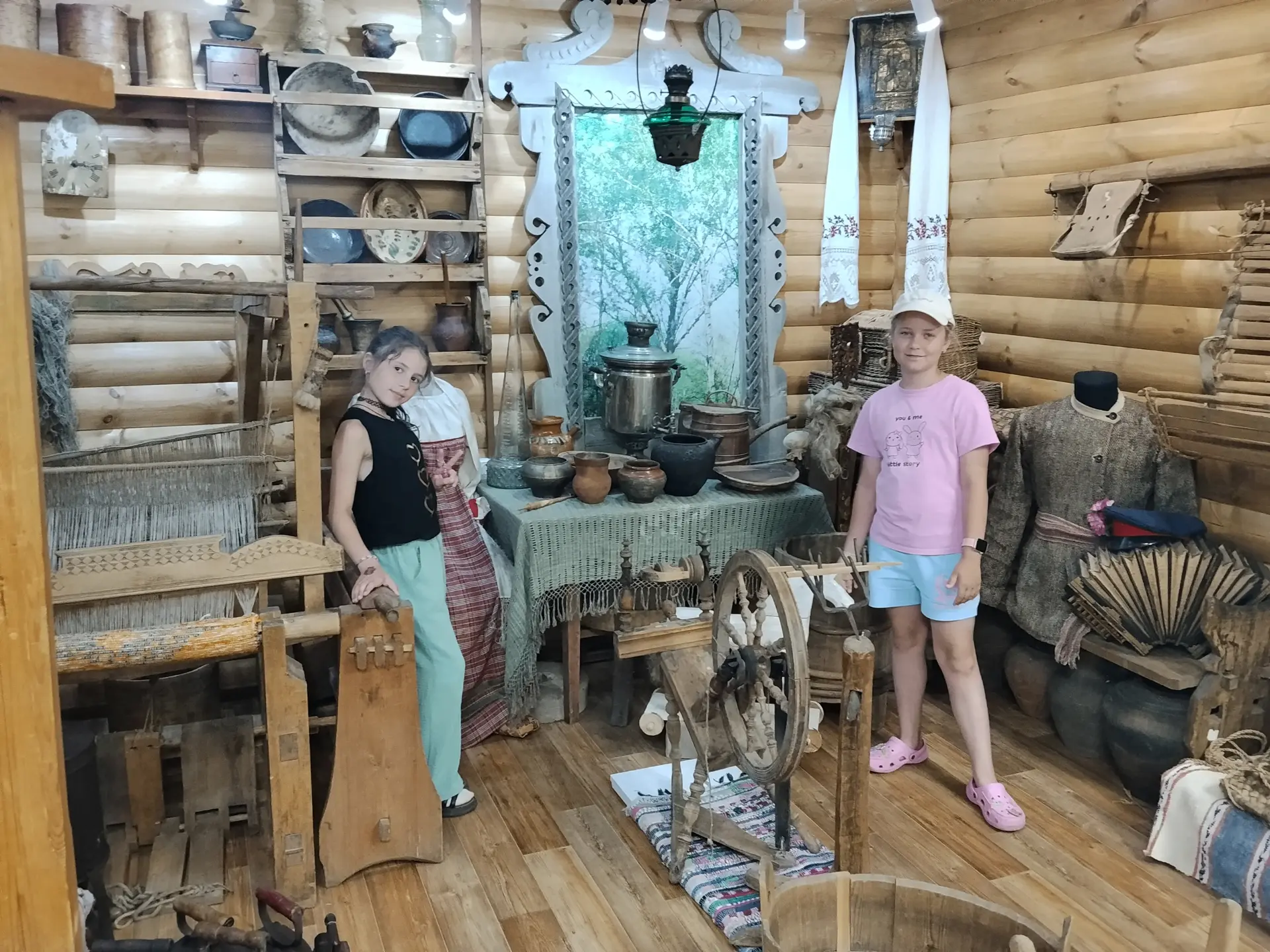 ЭКСКУРСИЯ
Гости из Ярославля и Санкт-Петербурга.
#НейскийМузей #Экскурсия #НашиГости