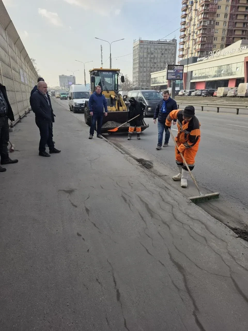 🛣В Королеве Максим Зоткин провел рейд по контролю качества уборки улично-дорожной сети...