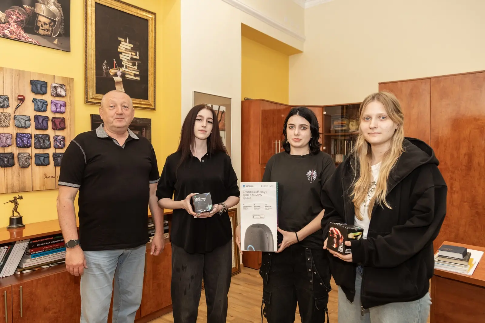 Умная колонка от ректора — за лучшее эссе по «Фаусту»!    В Академии наградили победителей конкурса 