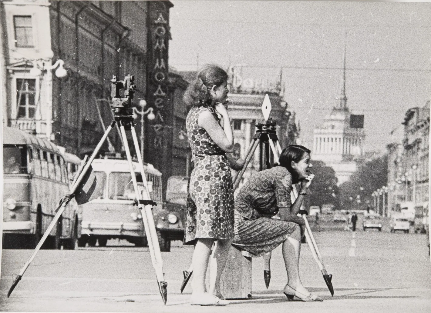 1965.Геодезистки-практикантки
Невский проспект.