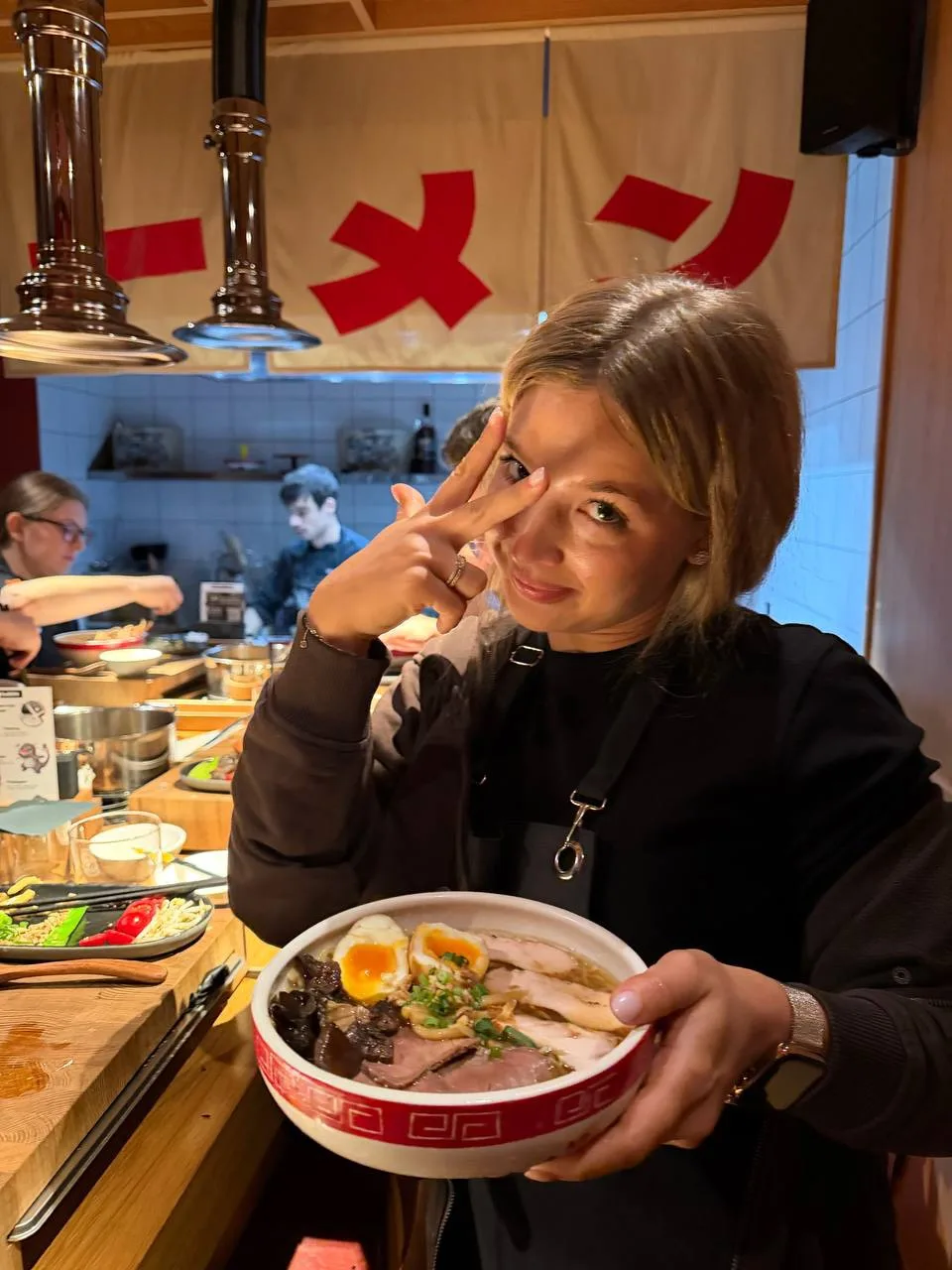 🇯🇵 «Теперь можно и в Японию»: Аня Покров и Артур Бабич сходили на мастер-класс по при...
