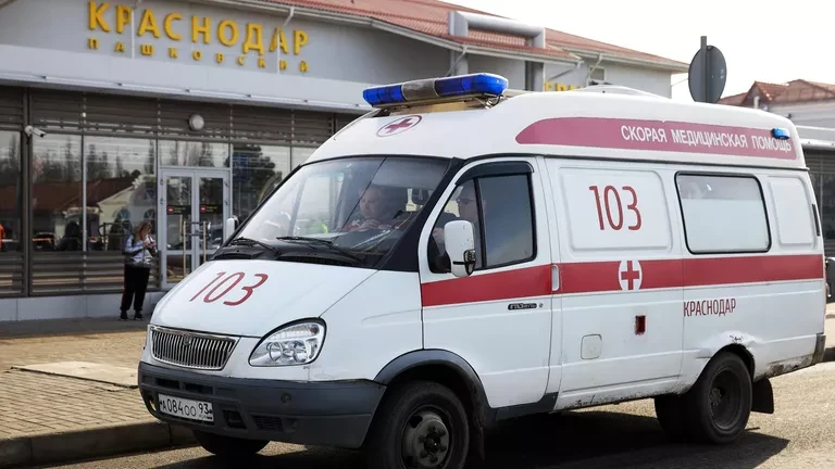 БПЛА ПОВРЕДИЛ МНОГОЭТАЖНЫЙ ДОМ В КРАСНОДАРЕ | В РЕГИОНЕ ЗАФИКСИРОВАНЫ ПОСТРАДАВШИЕ И ПОЖАРЫ

В Красн