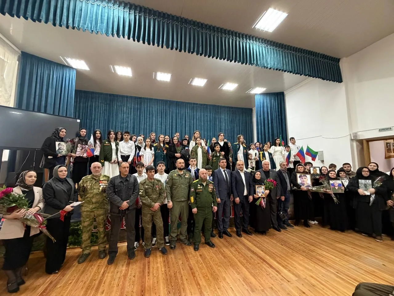 Сегодня в нашем городе прошло особенное событие — фотовыставка «Дети героев» 🇷🇺  Это не просто экспо