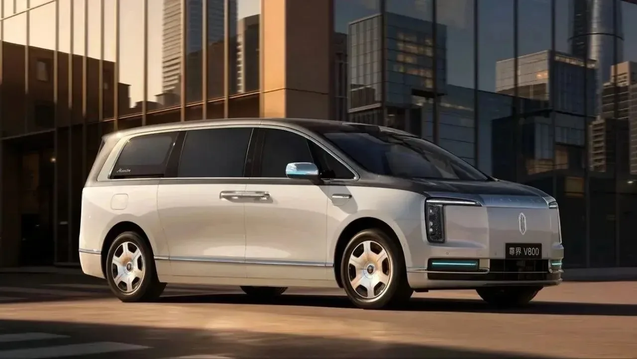 Флагманский минивэн Maextro V800 показали на официальных изображениях. Премьера модели запланирована