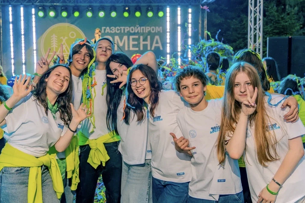 🎈 Вчера в Калужской области торжественно открылась смена нашего флагманского лагеря. Этим летом в н