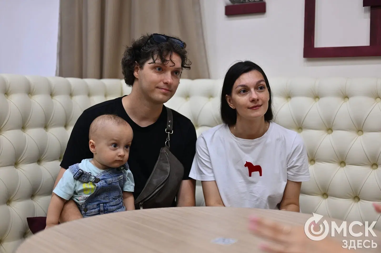 🎭 "Спасибо большое омскому зрителю - вы самые лучшие": Дмитрий и Екатерина Цепкины отыграли прощаль