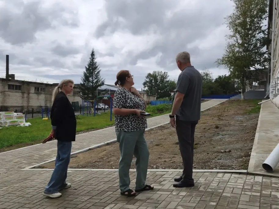 🏫Проверили готовность пришкольной территории в Биракане к началу учебного года. Вместе...