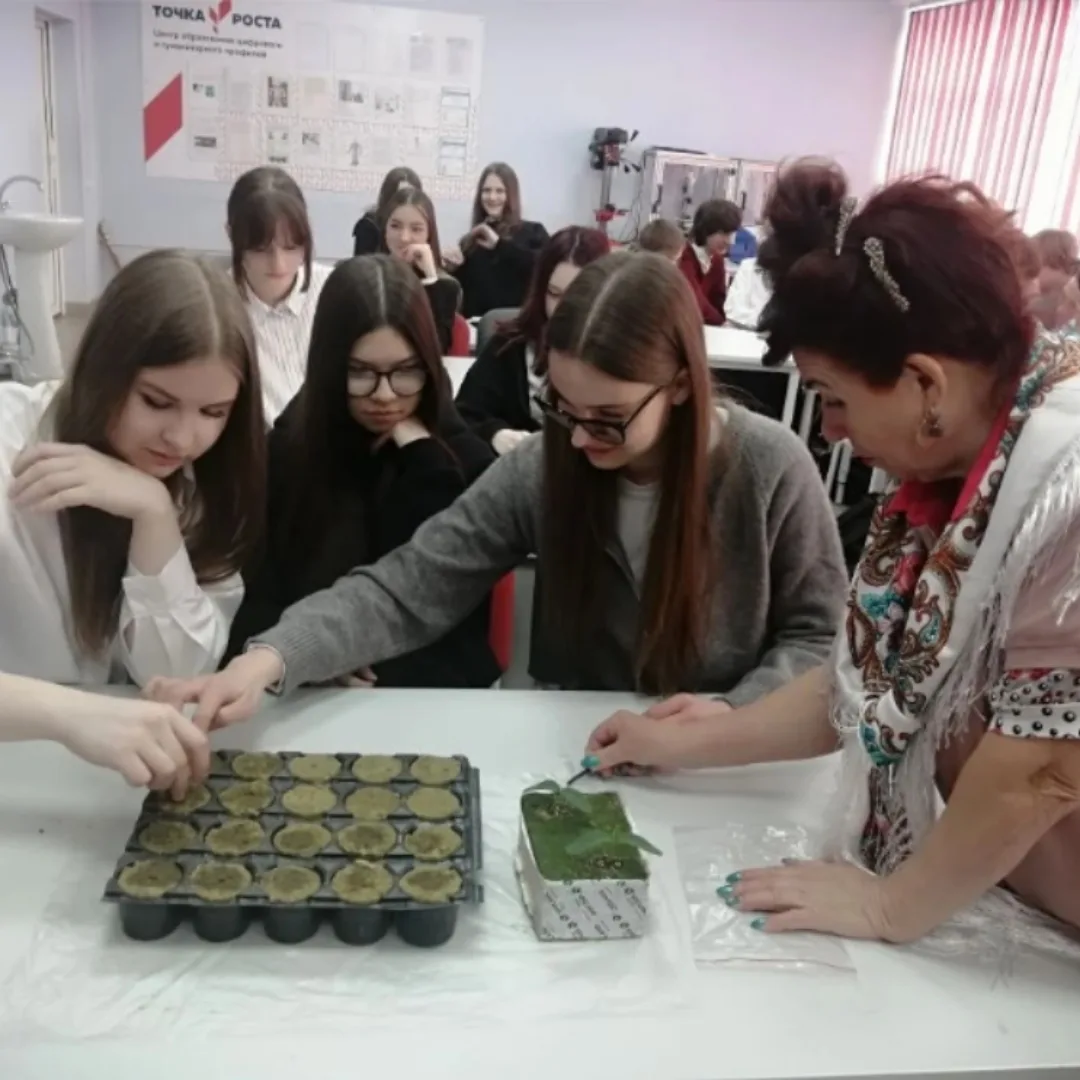 ⁉️Знаете, чем сегодняшний день запомнится нашим десятиклассникам?   Тем, что в гости к ним приехали 