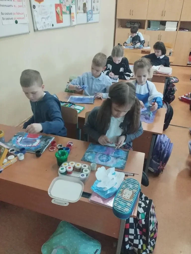 🪐Неизведанная Галактика глазами детей: творчество на уроке ИЗО  Ребята из 2 «В» класса отправились в