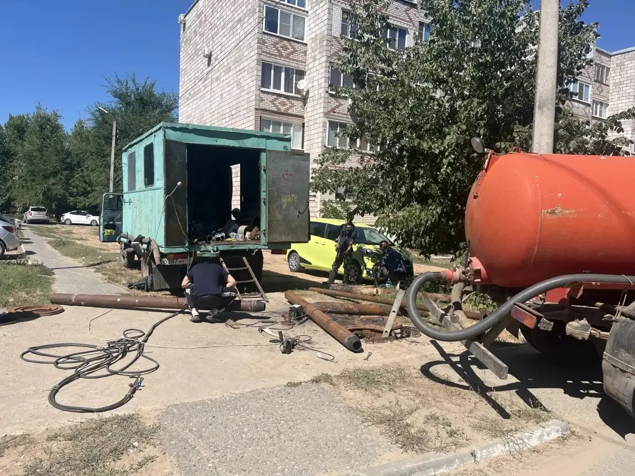 Сегодня сотрудники МУП «Теплоснабжение» устраняют аварийную ситуацию