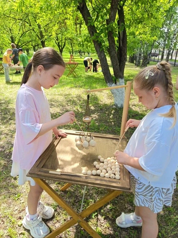 Сегодня  воспитанники нашего пришкольного лагеря сегодня познакомились с "Деревянными играми", поигр