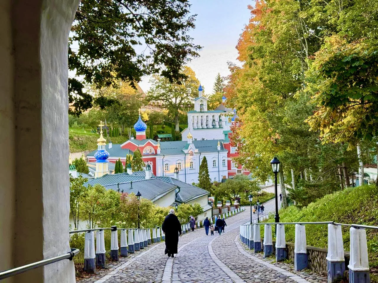 ☀️ Осень в Печорах — это особая поэзия, в которой каждый оттенок говорит о старине и са...
