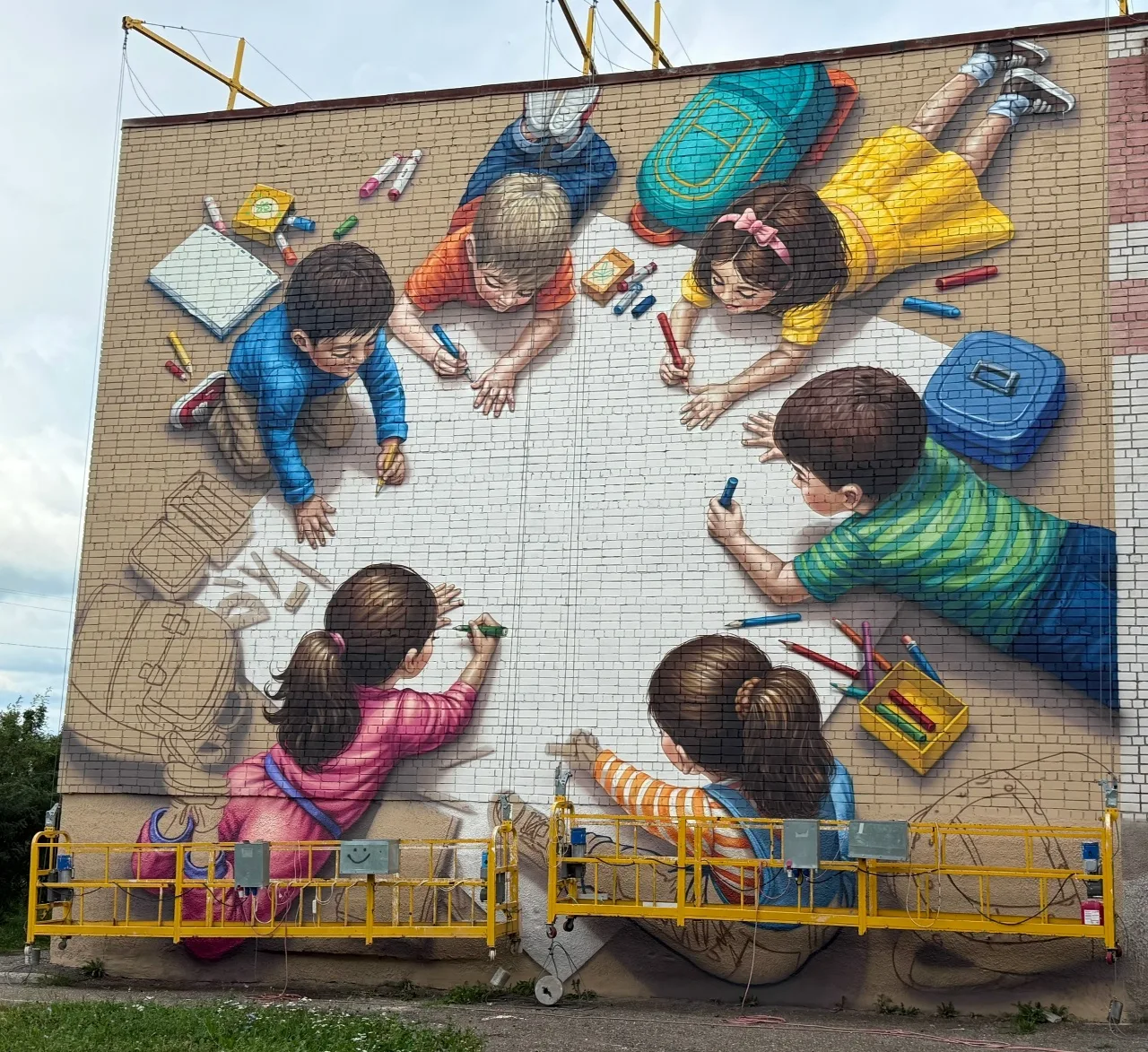 🎨 На фасаде школы №30 в Йошкар-Оле появится новый мурал «Созидатели»