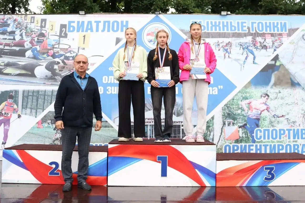 Настя — первая! 🚀
Анастасия С. стала Чемпионкой Республики в летнем двоеборье среди девушек 13-14 л