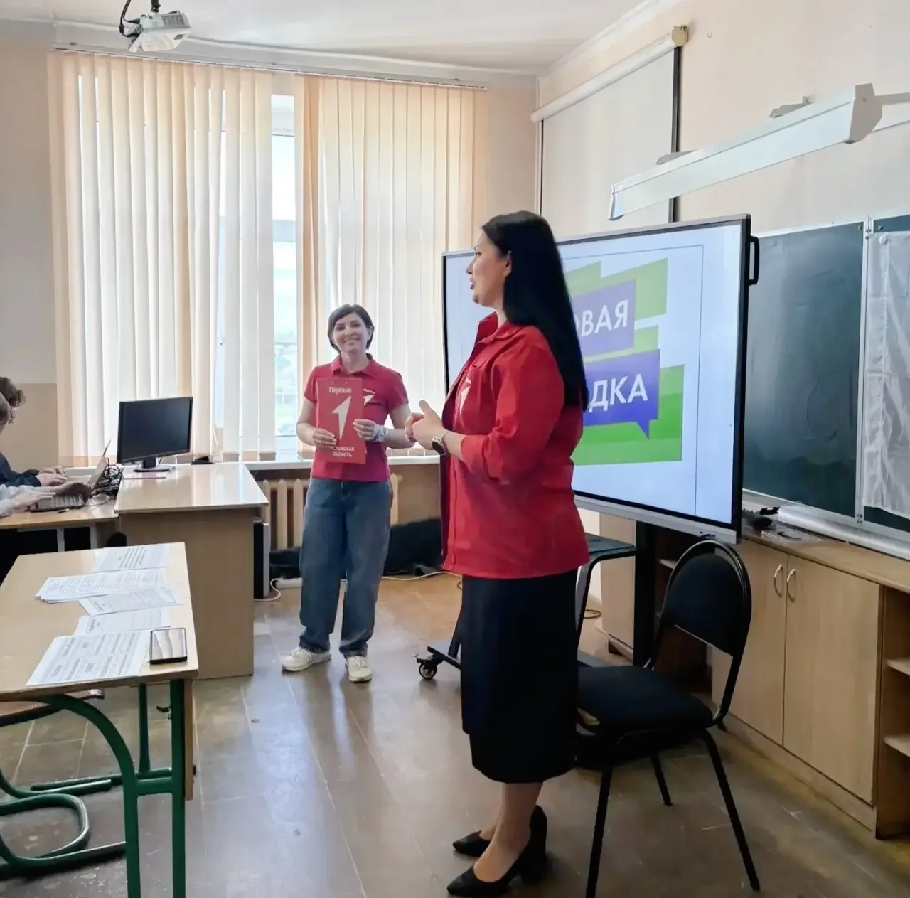 🌟🚩🎈В преддверии праздника Весны и Труда советник по воспитанию Королева Г.А. совместно с учащимися ш