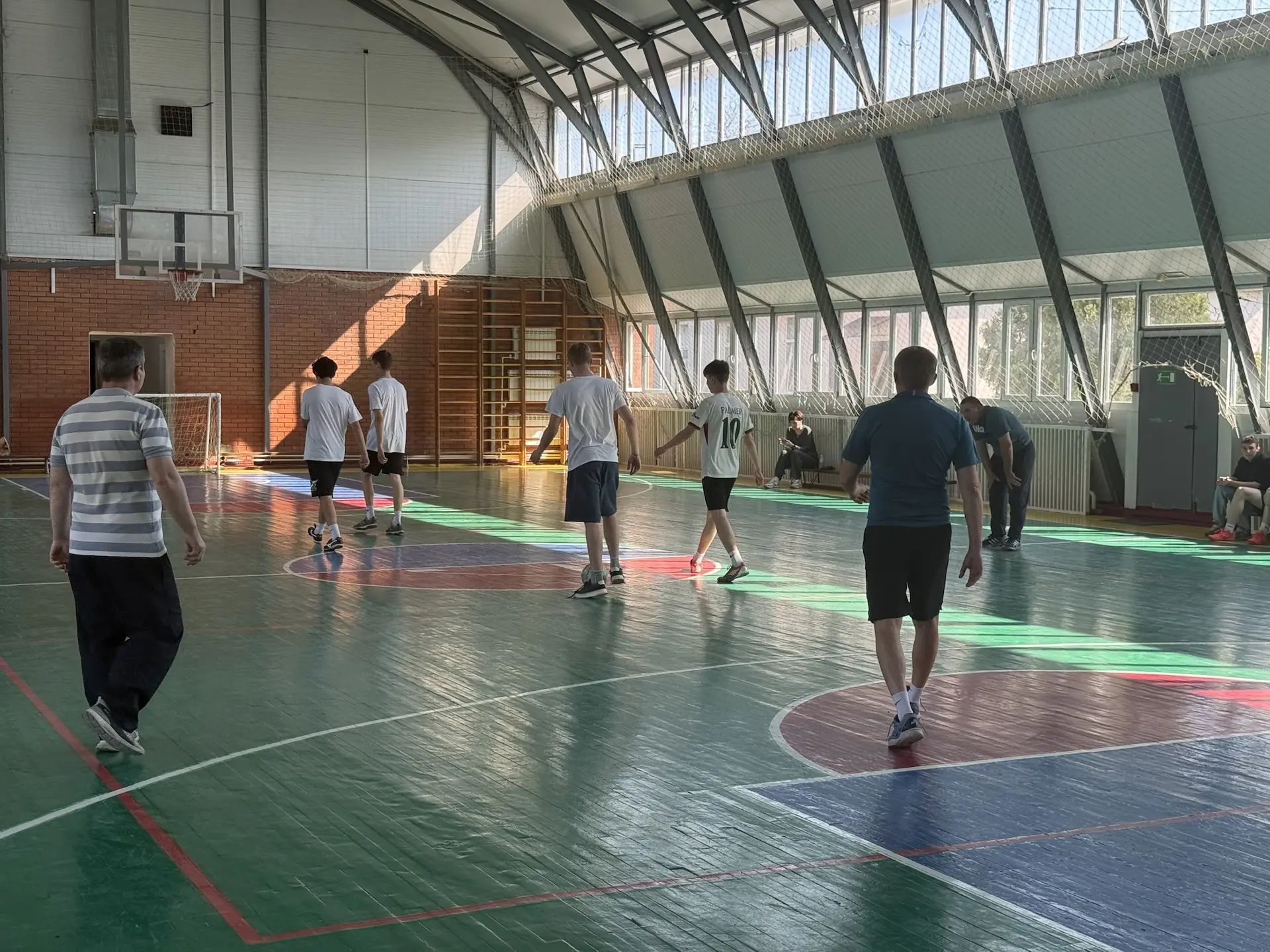 ⚽️ В преддверии 81-й годовщины Победы в Великой Отечественной войне в нашей школе прошёл турнир по м
