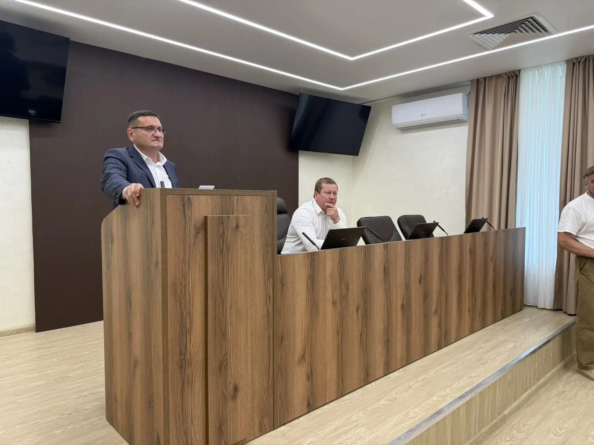Вадим Никитин провел встречу с резидентами промпарка «Вятка»

В администрации Мамадышского района со