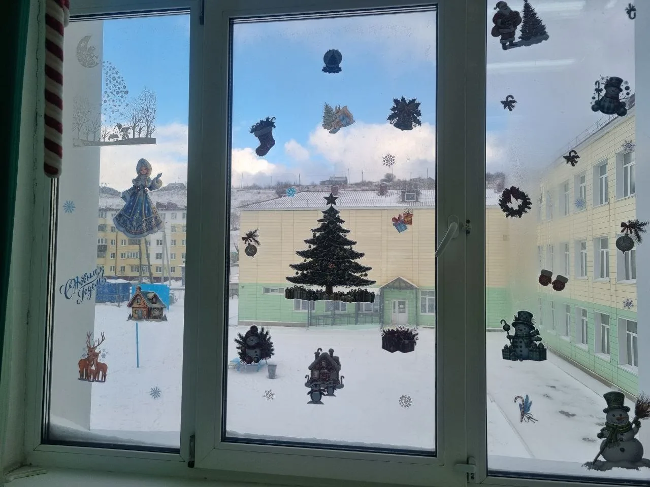 Конкурс «Новогоднее окно»: праздник начинается в каждом классе!  ❄️ Перед наступлением волшебного пр