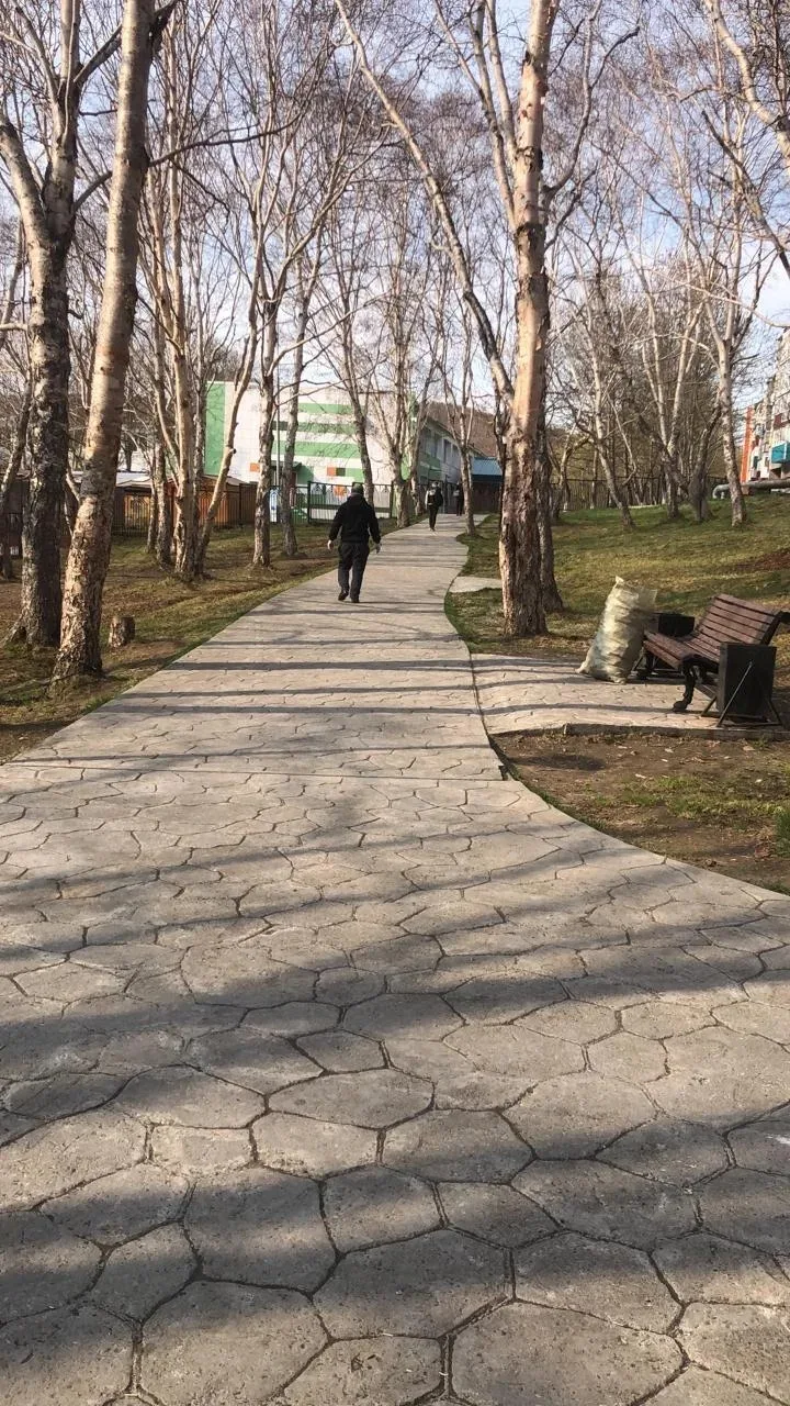 Подрядные организации Службы благоустройства продолжают работы по содержанию общественных пространст