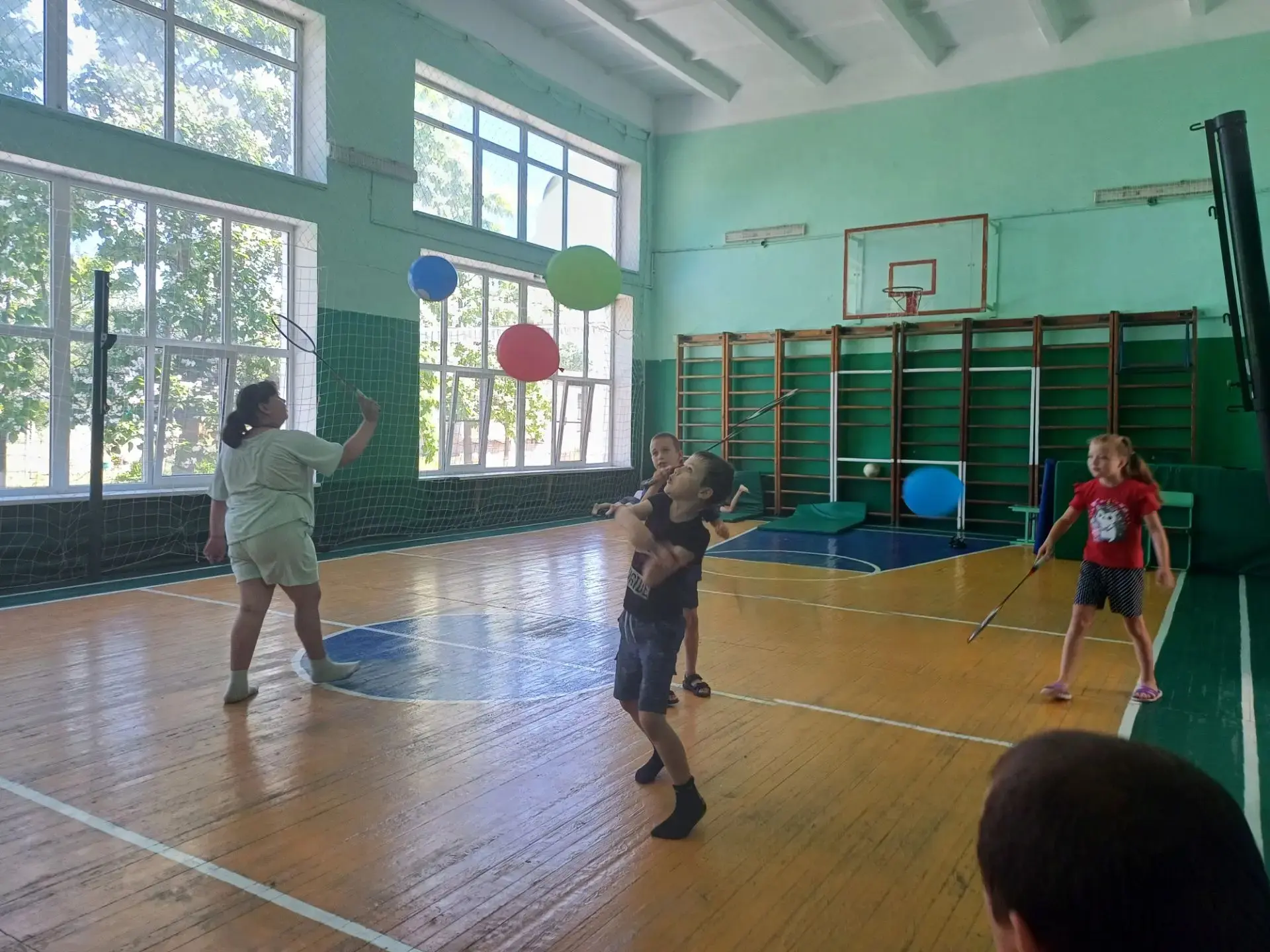 ☀️ Яркий день в пришкольном лагере: 
спорт, смех и любимые мультики! ☀️

Сегодня в нашем пришкольном