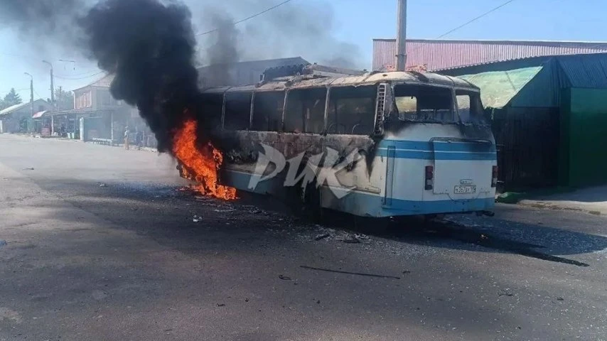 Беспилотники ВСУ атаковали автобус в Горлове. Женщина погибла, еще пять человек ранены.