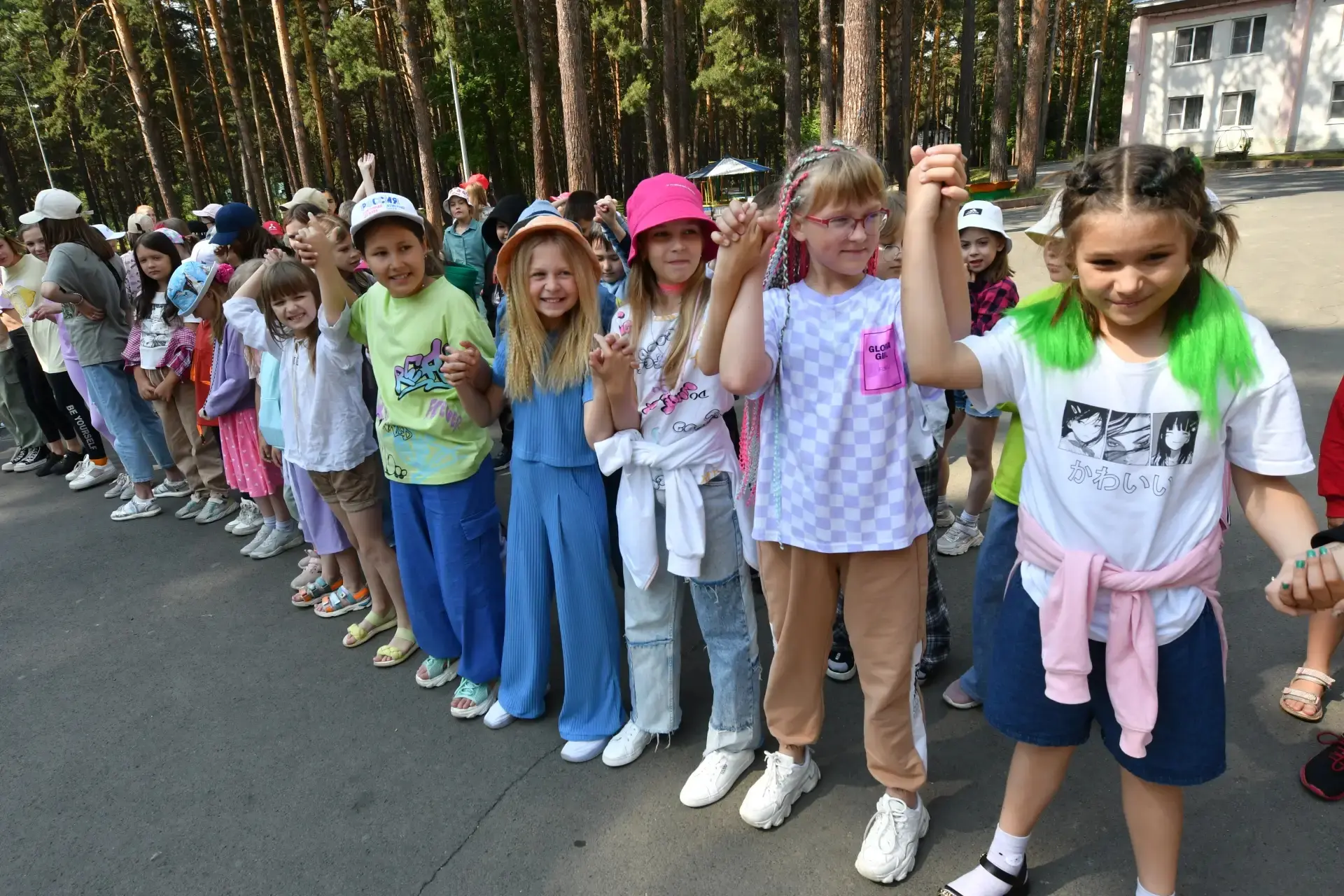 🏕 В Кузбассе этим летом отдохнут не менее 100 тысяч детей.

Летняя оздоровительная кампания в Кузба