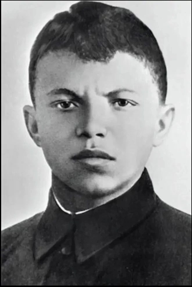 Подвиг, который навсегда вошел в историю

19 июня 1943 года звание Героя Советского Союза посмертно 