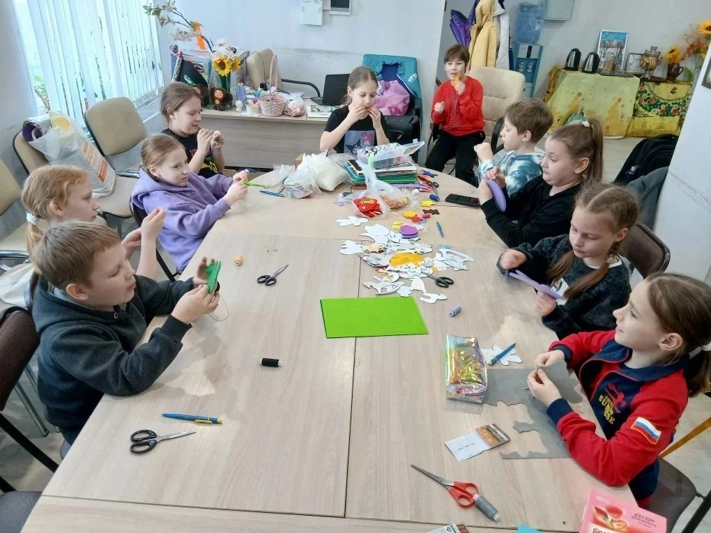 🐣 Весёлые каникулы 2.1 класса: творчество, открытия и новые знания!  В эти весенние каникулы ученики