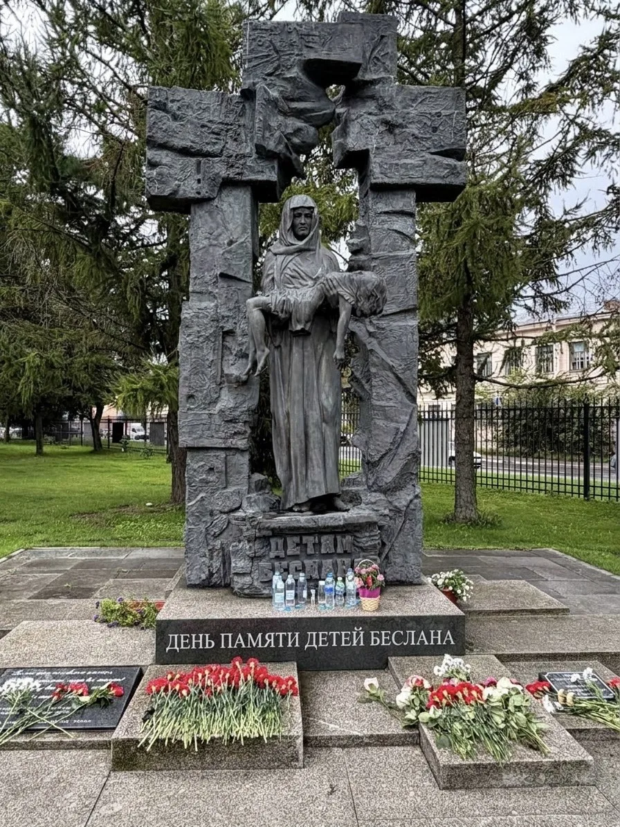 Учащиеся нашей школы впервые приняли участие в городской Акции, посвященной памяти жерт...