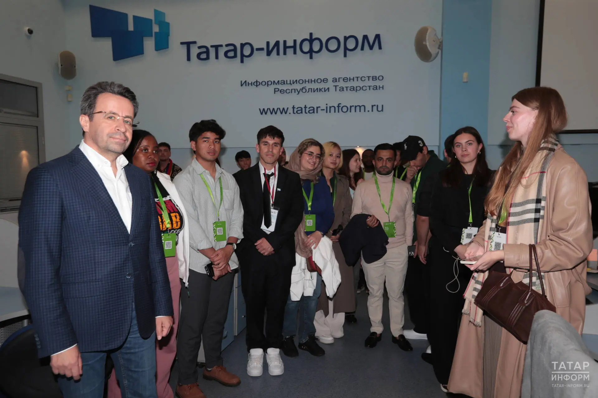 Иностранным экспертам провели экскурсию по «Татар-информу»