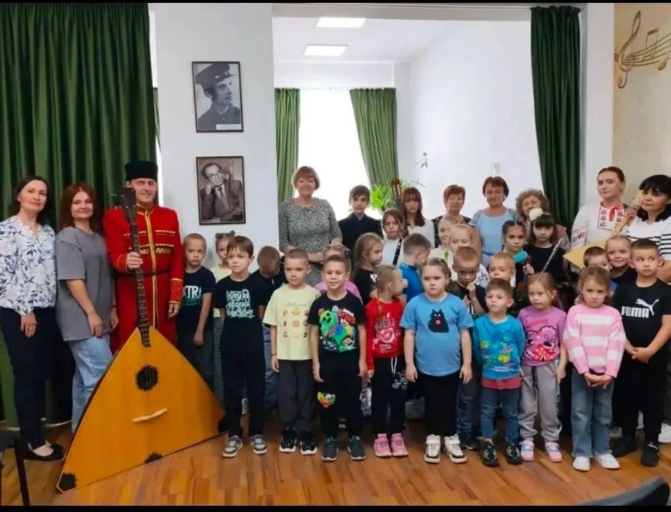 Сегодня в Международный день музыки в выселковской ДШИ