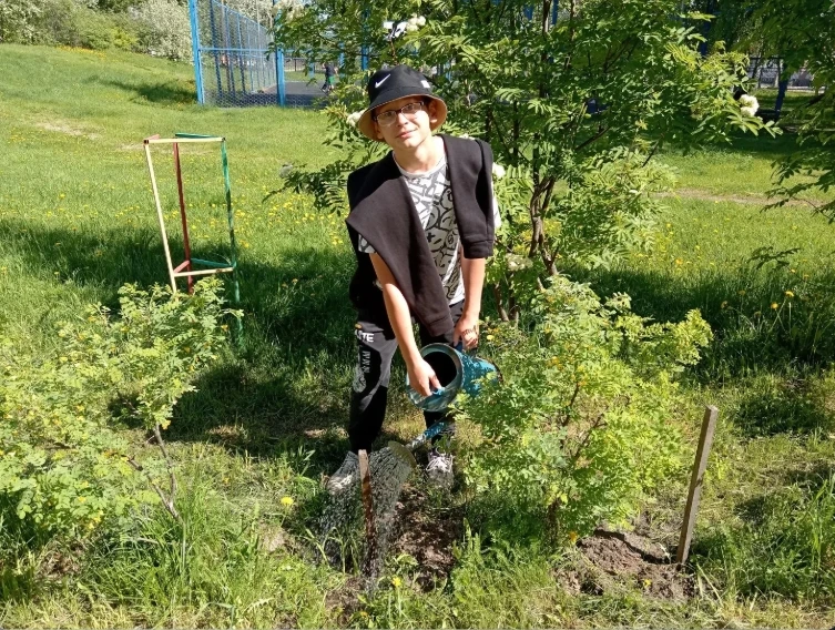 🌱 Началось трудовое лето в нашей школе!