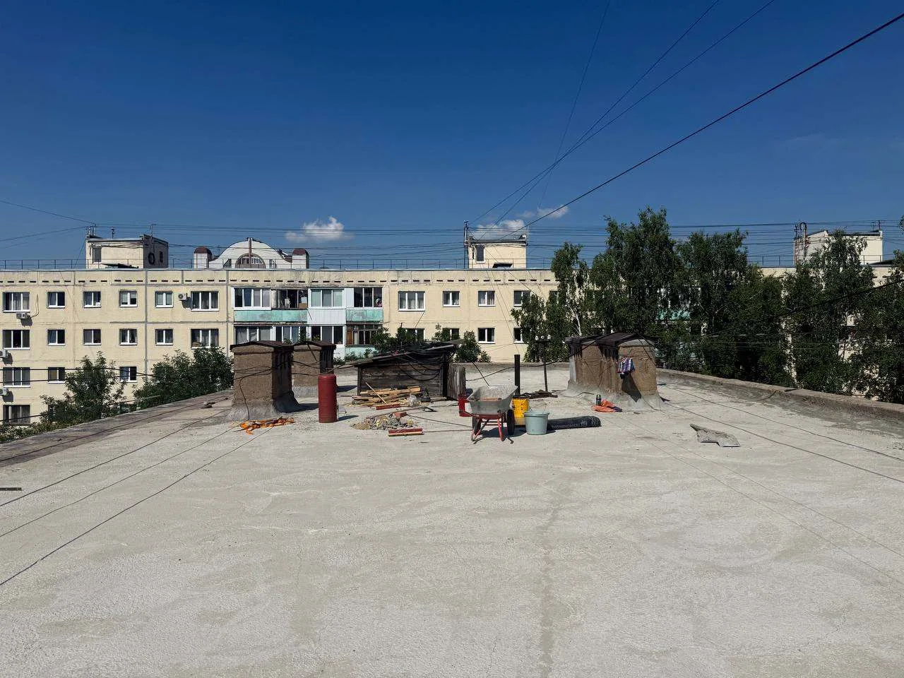 🧱 Процесс капитального ремонта плоской кровли многоквартирного дома, расположенного по адресу: г. У
