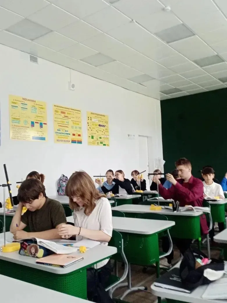 🔬 Практическая работа по физике: изучаем равновесие рычага!