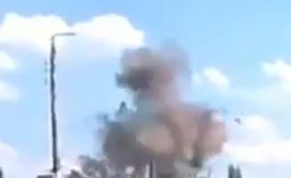 ⚡️Вражеский дрон врезался в столб, преследуя транспорт на одной из дорог ЛНР.