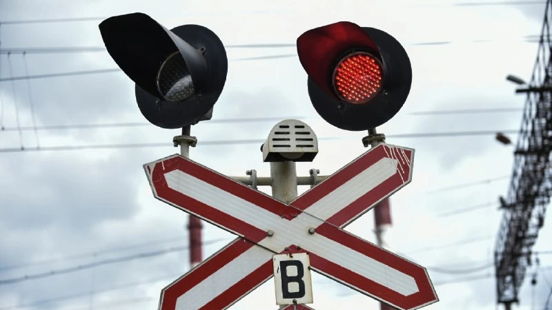 ⛔️ В поселке Глубоком перекроют движение через железнодорожный переезд