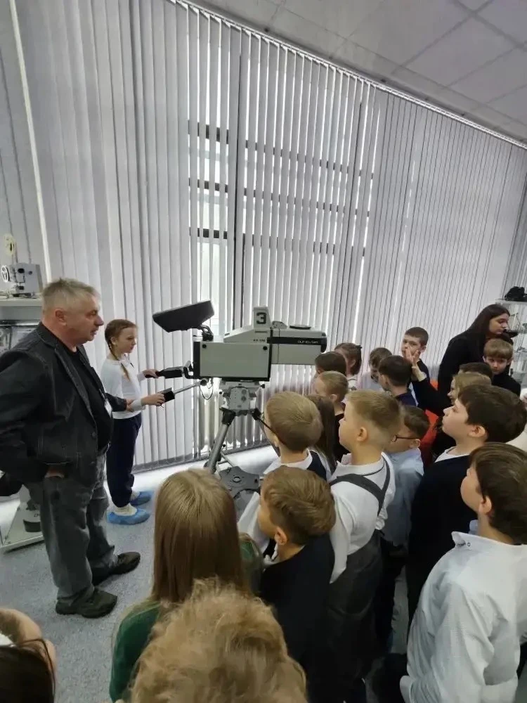 24 марта студия ГТРК "Алтай" распахнула свои двери для учеников ЗА класса, предложив им захватывающе