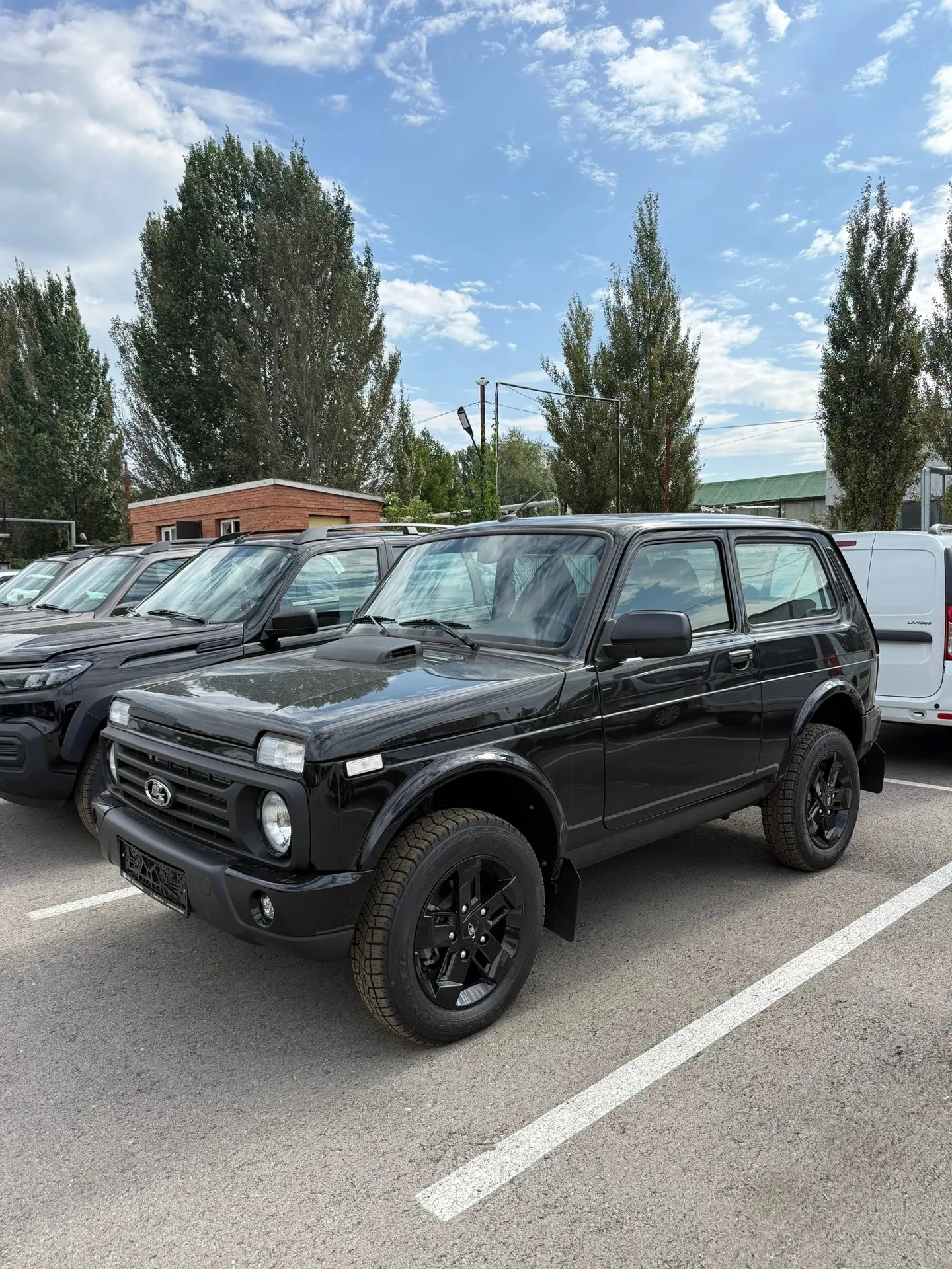 Niva Black 1.8 90лс, черная!