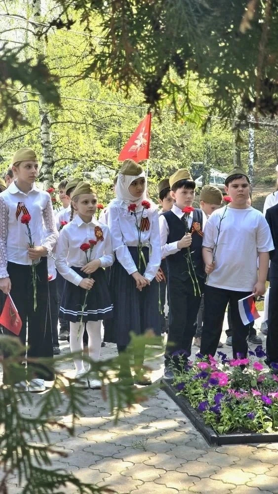Мы помним! Мы гордимся! Традиционный митинг ко Дню Победы в школе.   В нашем учебном заведении уже с